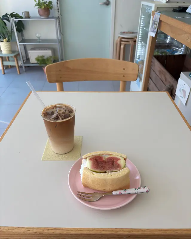 아늑한 카페 내부