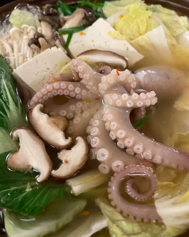 시원하고 깔끔한 국물 맛이 일품인 산낙지 연포탕