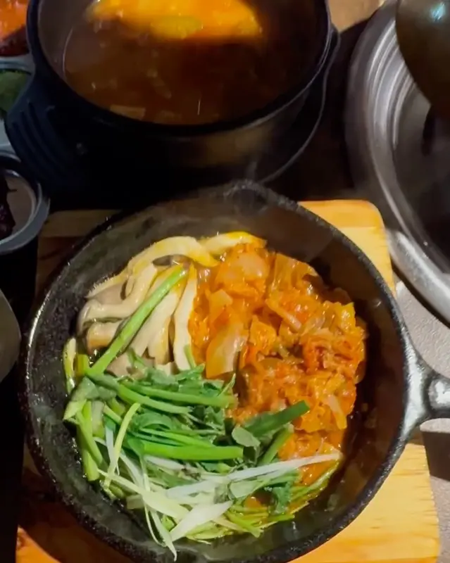 고기와 함께 먹으면 환상적인 철판 김치