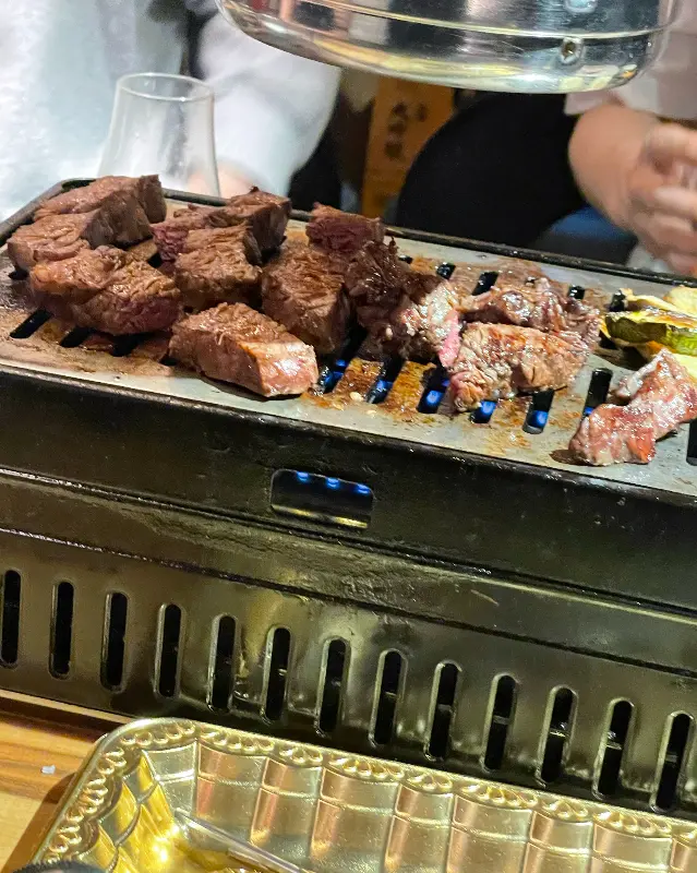 육반상회 상차림