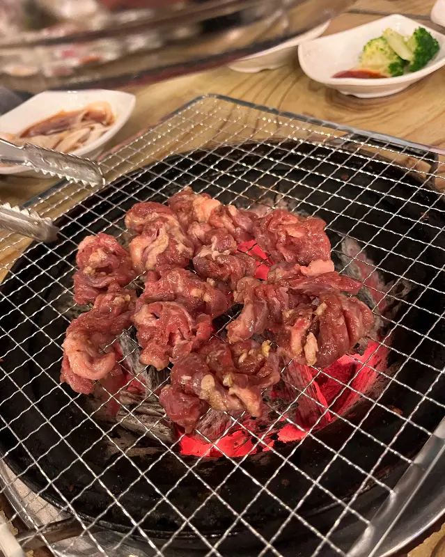 숯불에 구워지는 갈매기살