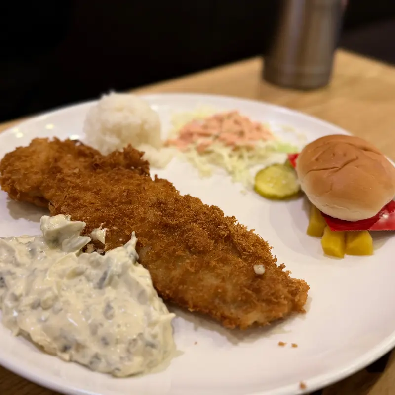 생선까스도 맛있어 보여요