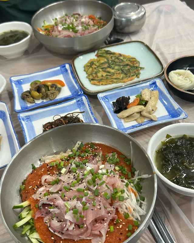 다양한 곁들임 메뉴들