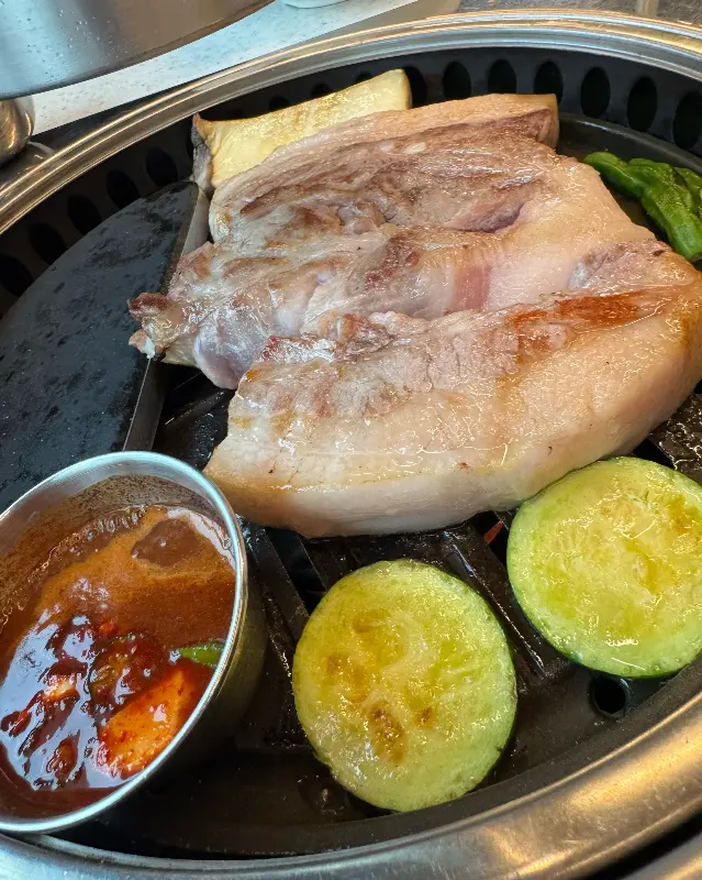 흑돼지 근접 사진