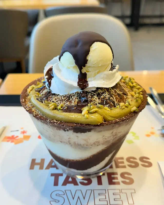 두바이 초코 설빙의 화려한 비주얼