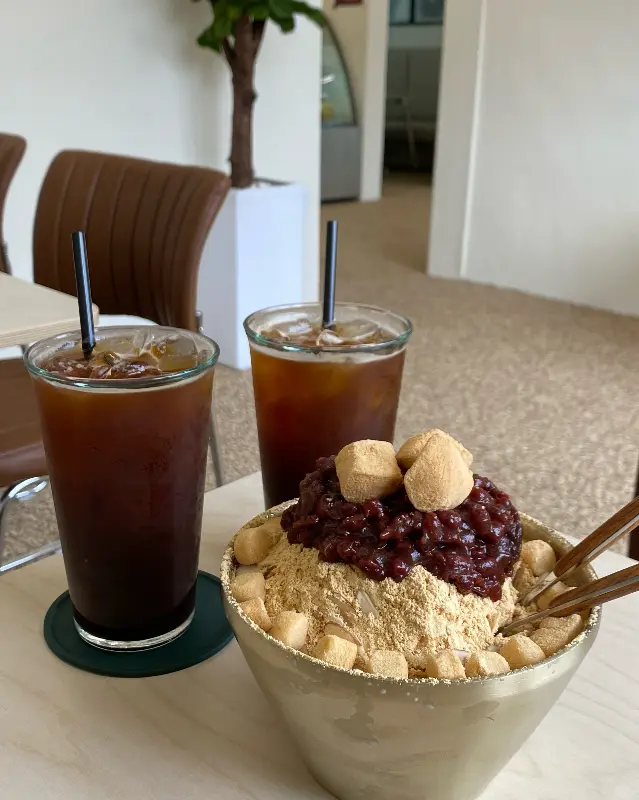 카페 내부 좌석