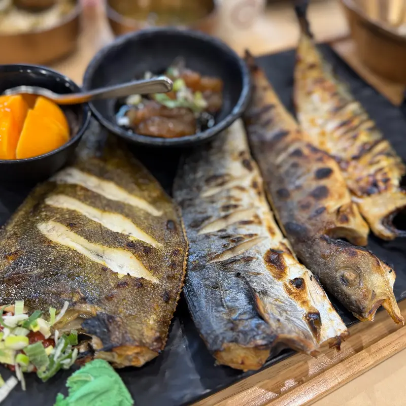 모듬 생선 구이 한상 차림