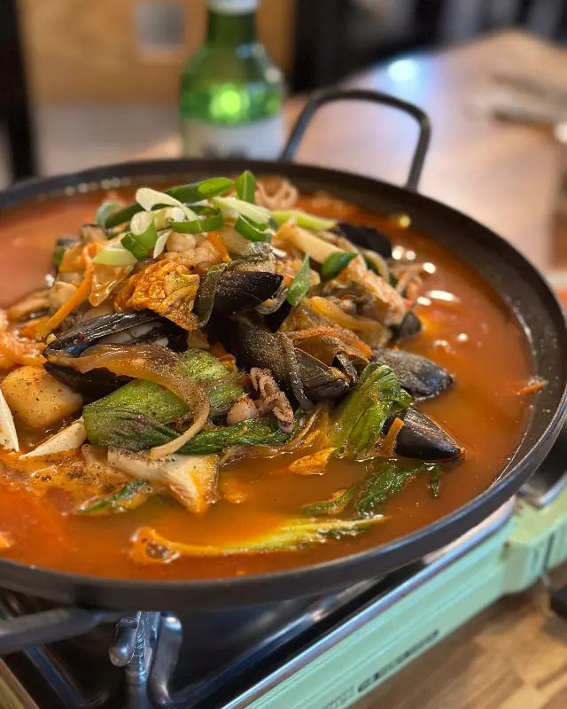 매콤 칼칼한 굴짬뽕