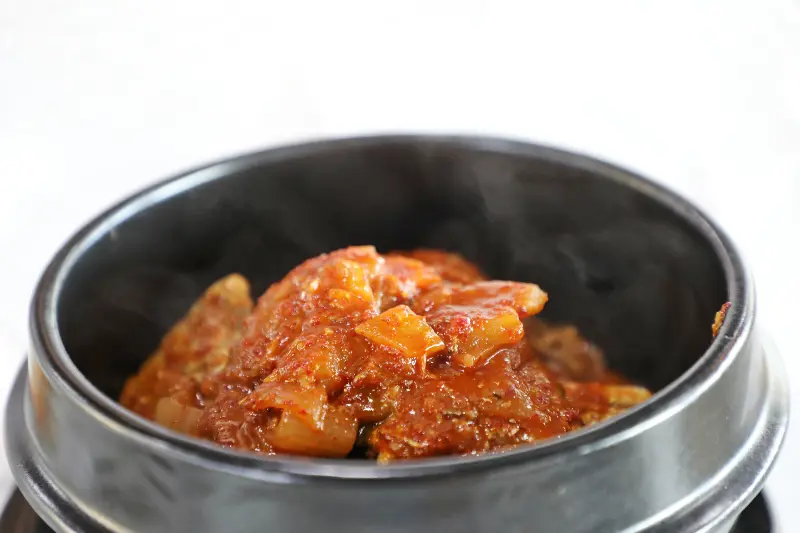 뜨끈한 조림 뚝배기