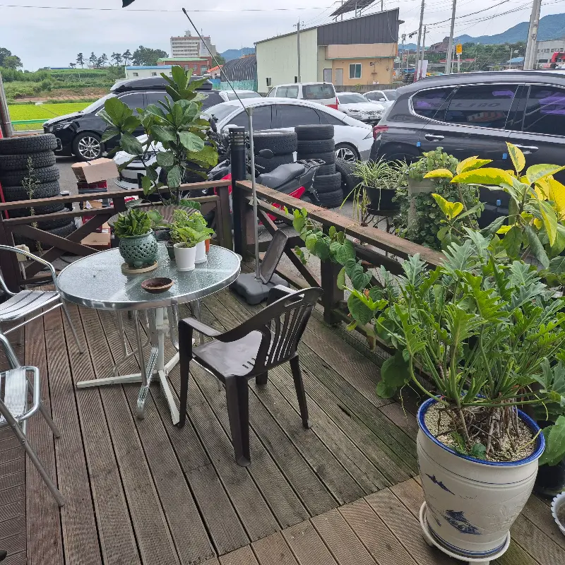 카페 외부 테라스