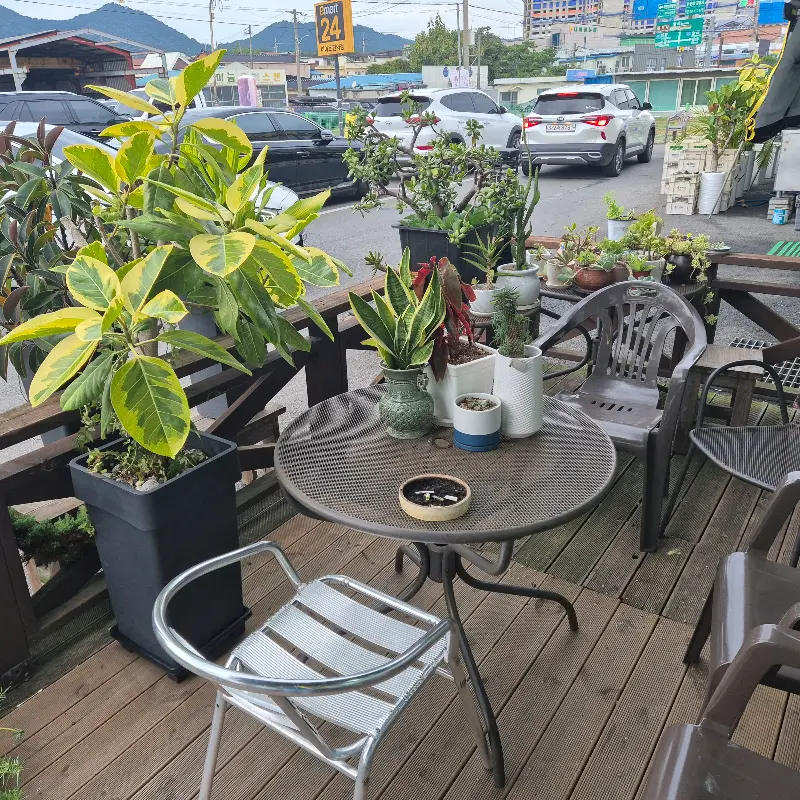 카페 외부 풍경