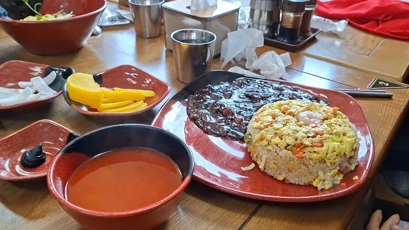 짜장면과 볶음밥