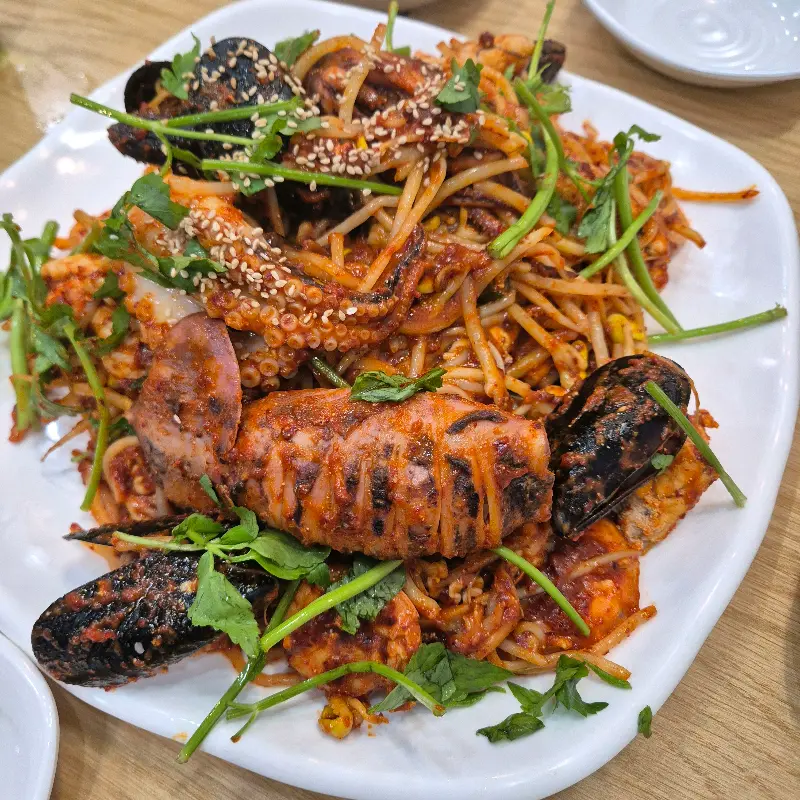 푸짐한 해물 아구찜