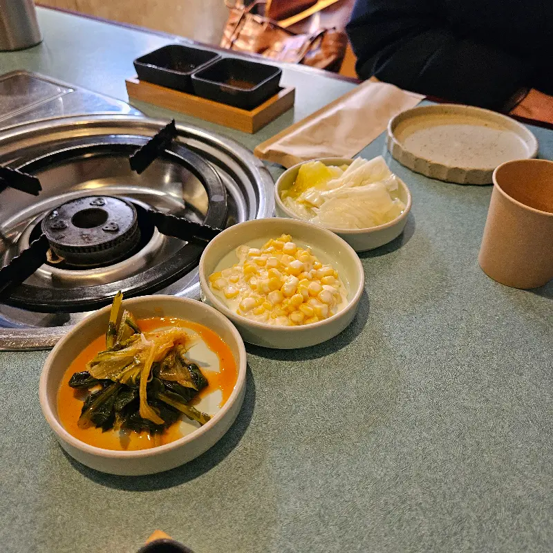 정갈하게 차려진 밑반찬