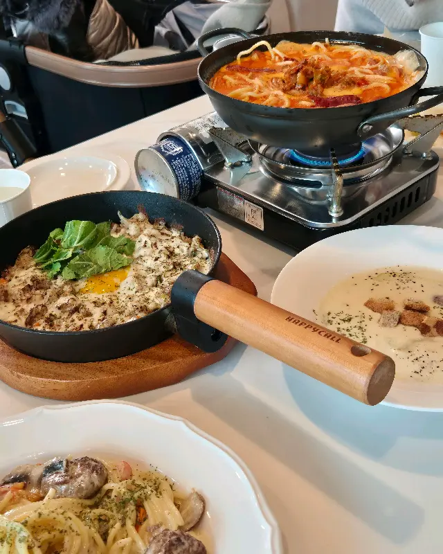 푸짐한 브런치 메뉴