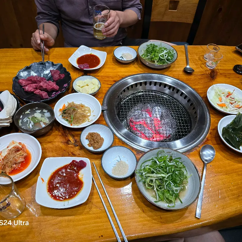 애우 푸짐한 한상차림