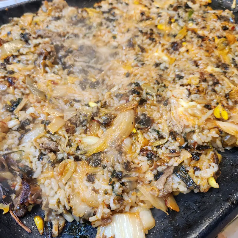 셀프 볶음밥 완성된 모습