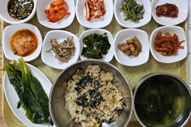 푸짐한 홍따밥 한상차림