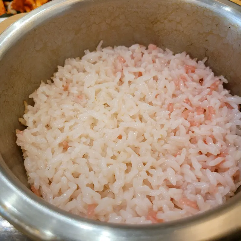 윤기가 흐르는 밥