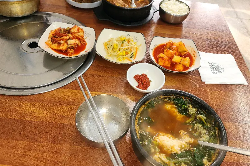 올갱이국 한상차림