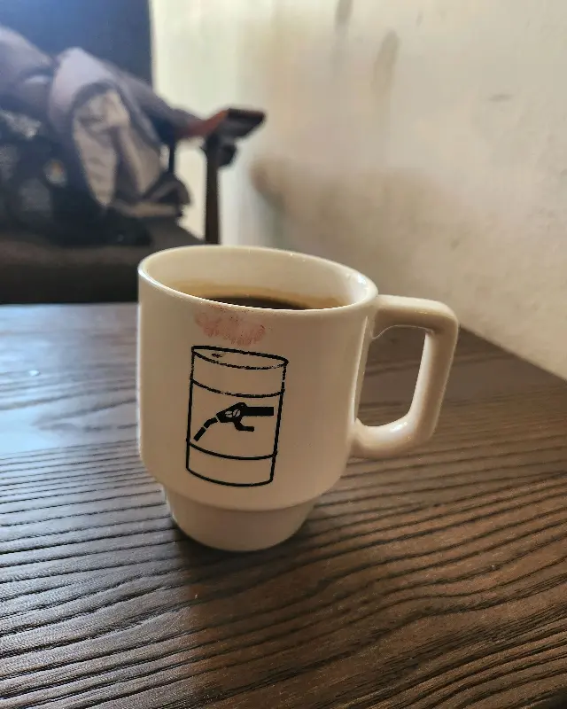 주유기 모양 컵