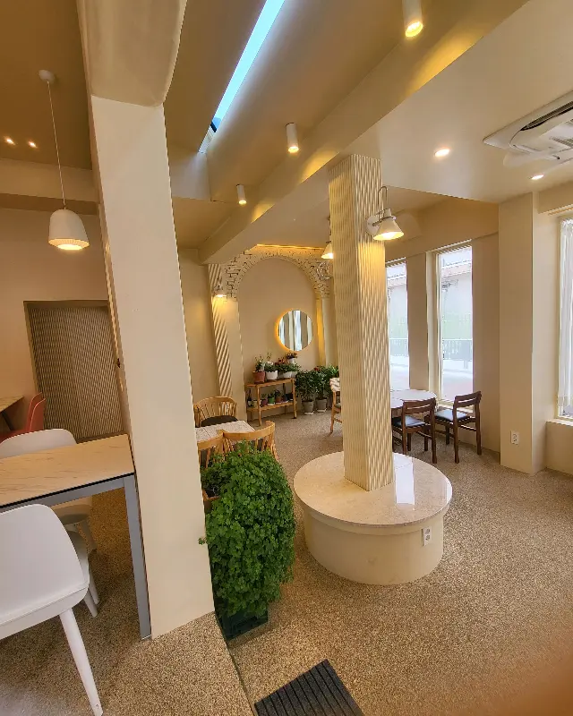 아늑한 카페 내부