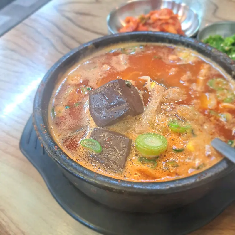 선지해장국 뚝배기