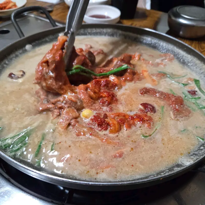 오리전골의 오리고기