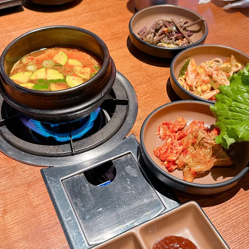 보글보글 끓는 된장찌개