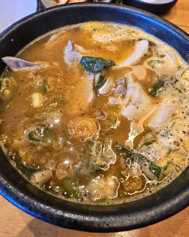 푸짐한 순대국의 모습