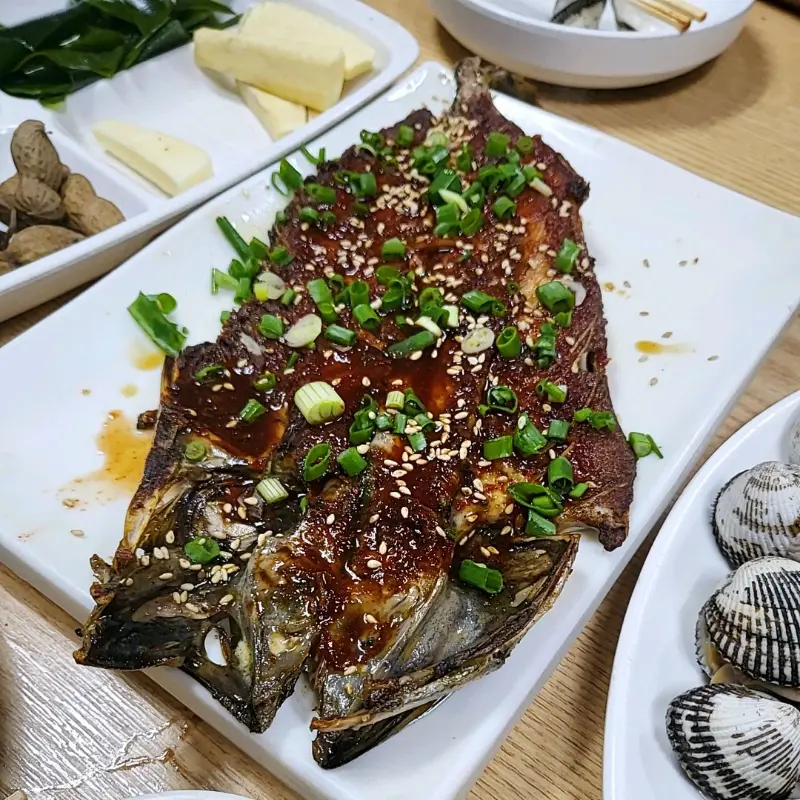 군침이 절로 나는 굴전