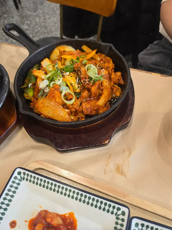 맛깔스러운 분홍 소시지