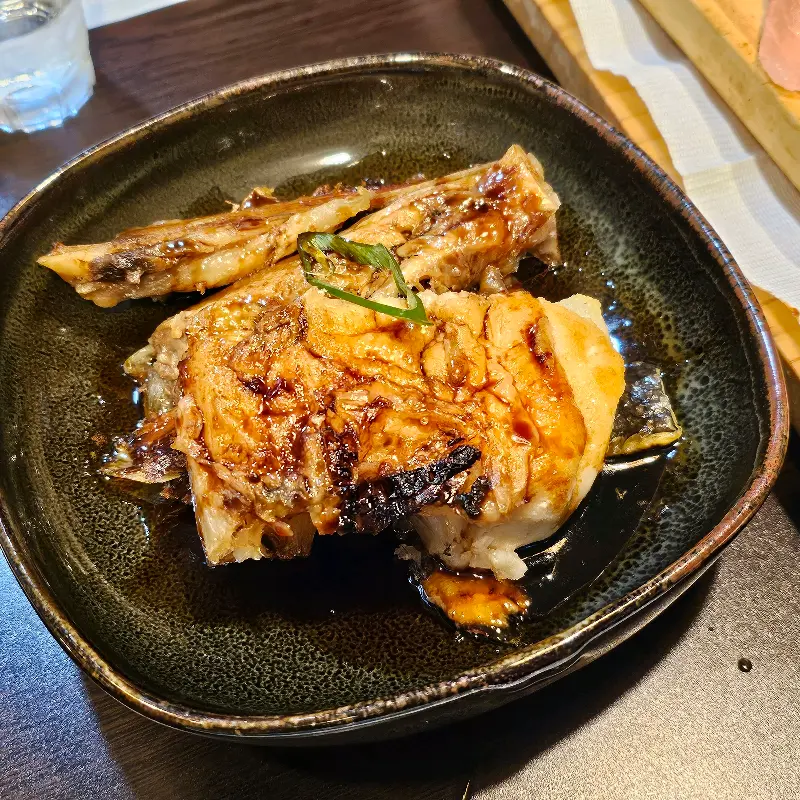 겉바속촉의 정석을 보여주는 참치마찌의 참치회 구이