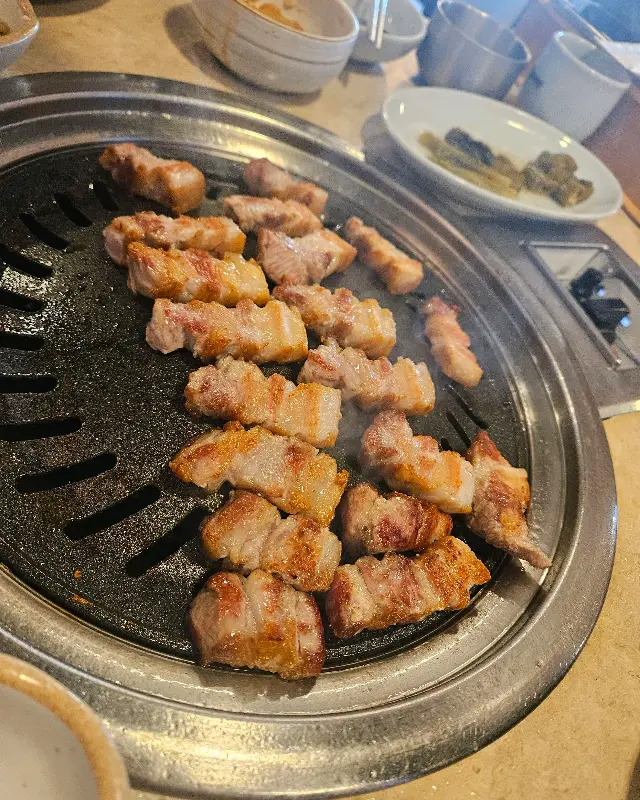 잘 구워진 고기