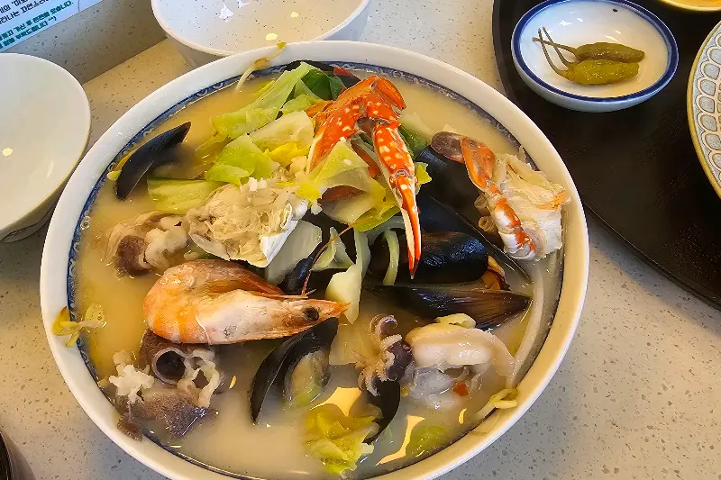 해산물 가득 나가사키 짬뽕