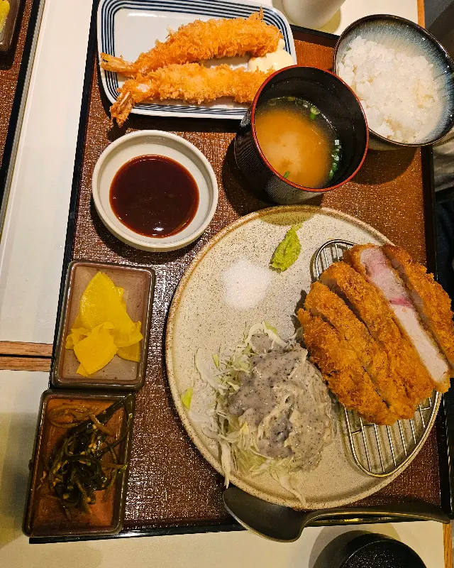 키세카츠의 돈까스 정식 항공샷