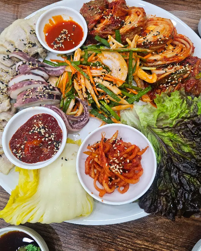 오징어와 보쌈의 콜라보레이션