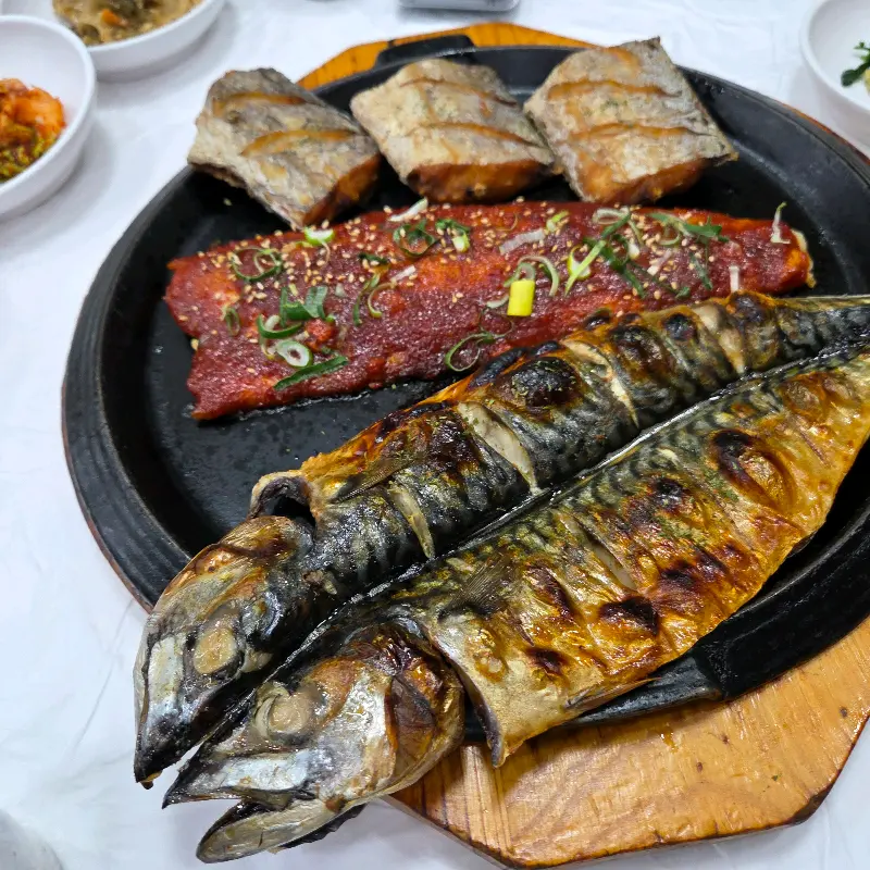 맛있게 구워진 생선들