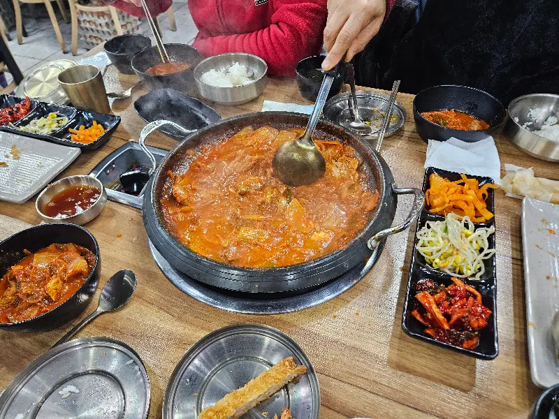 푸짐한 두루치기 한 상