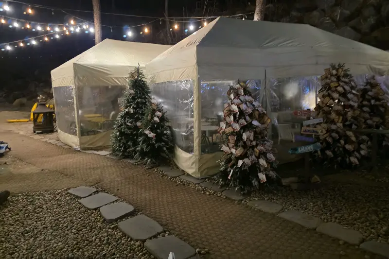 야외 테이블 공간