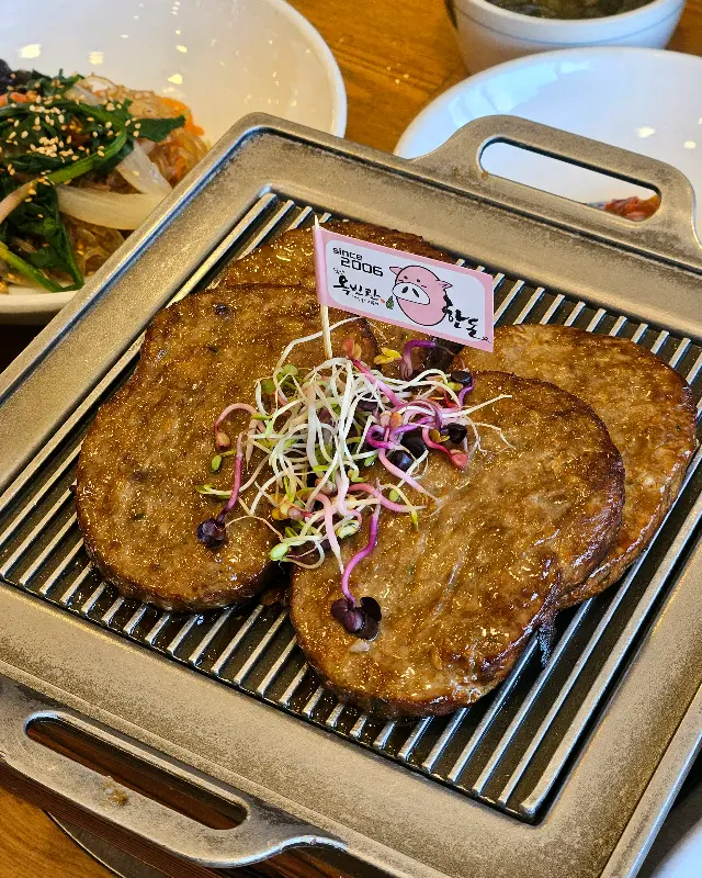 깔끔한 매장 내부