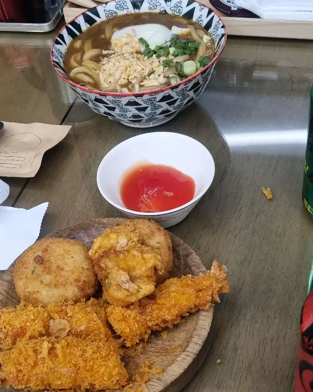 다양한 튀김 메뉴도 준비되어 있는 카레온