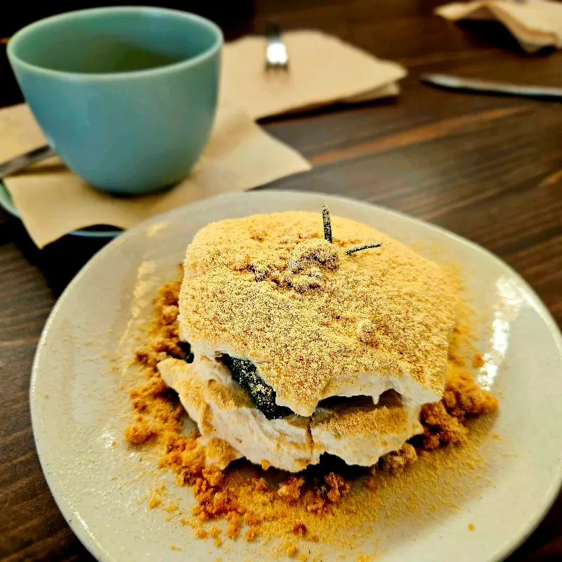 쑥절미 티라미수