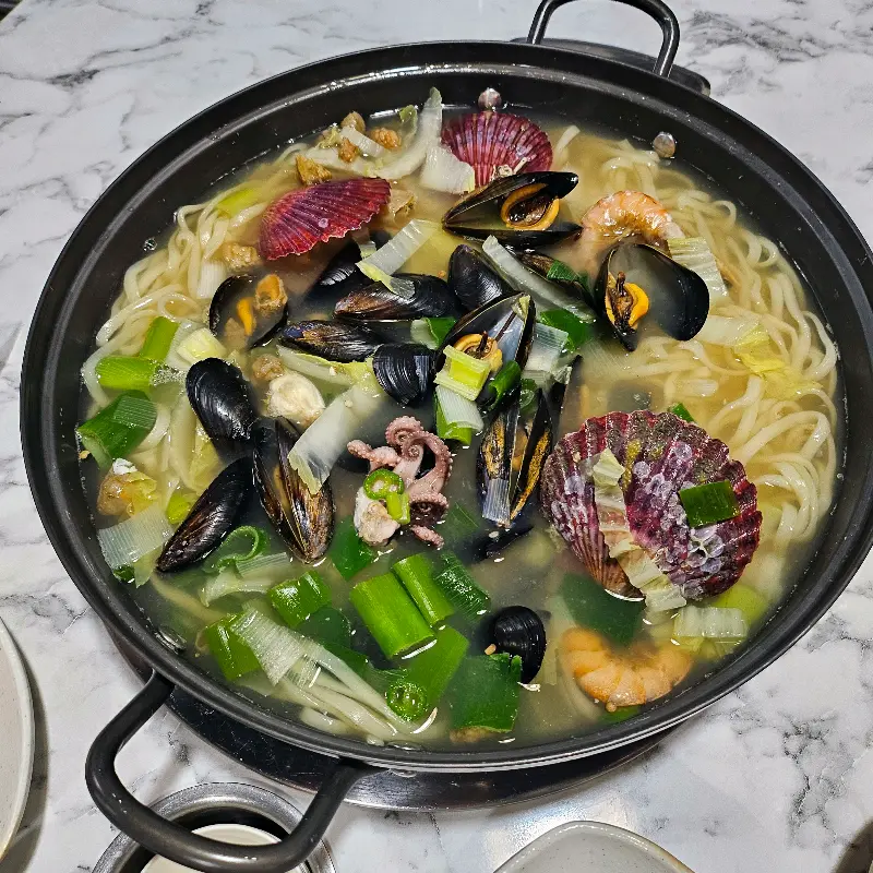 해물칼국수