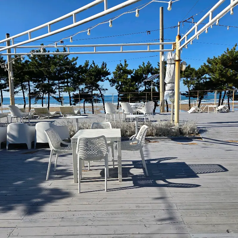 피노카페 야외 테라스