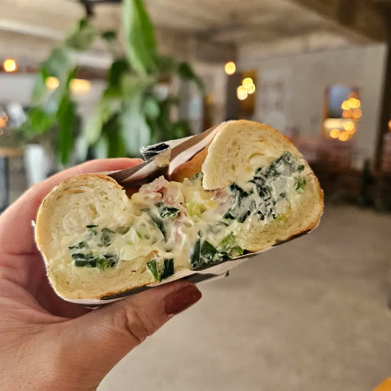 베이글 샌드위치의 비주얼