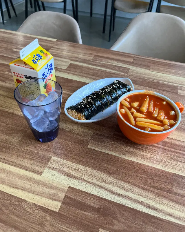 떡볶이, 김밥, 쿨피스