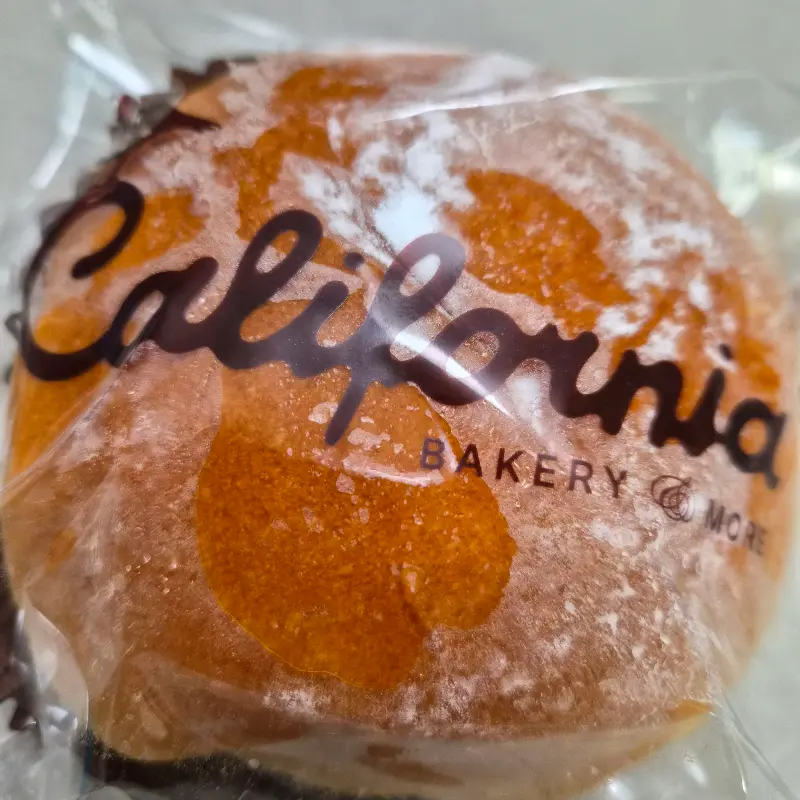 캘리포니아 베이커리에서 판매하는 빵