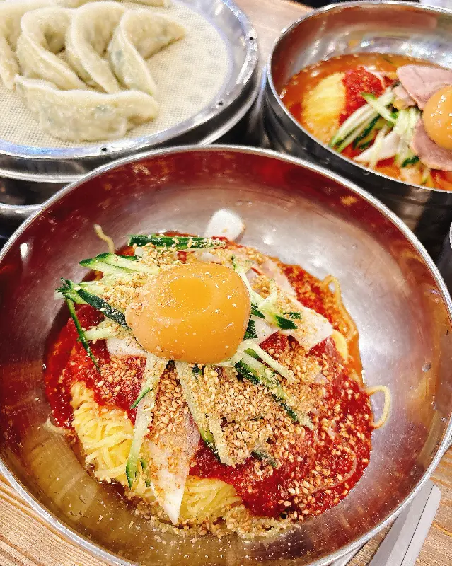 비빔밀면과 만두