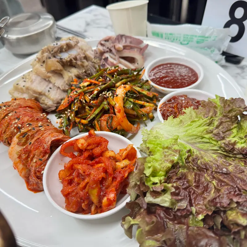 윤기가 흐르는 보쌈